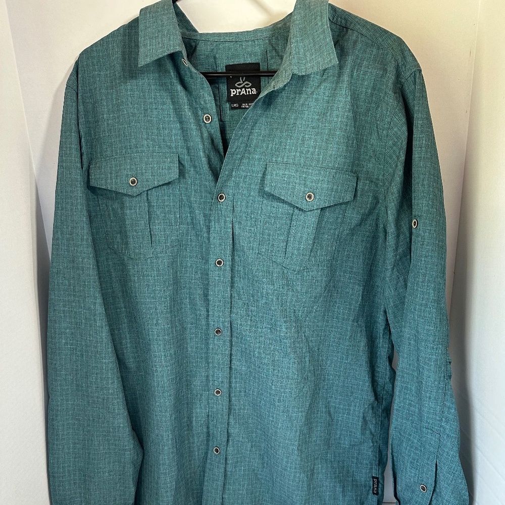 Prana men's cool aqua blue long sleeved shirt w front pockets size large